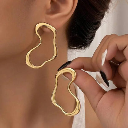 The Linear Drop Earrings