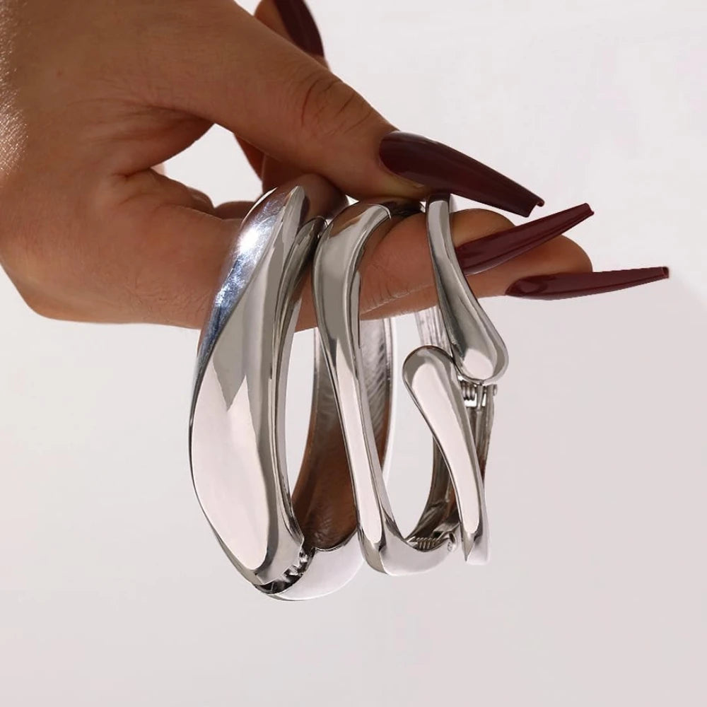 The Dewdrop Bangle Set