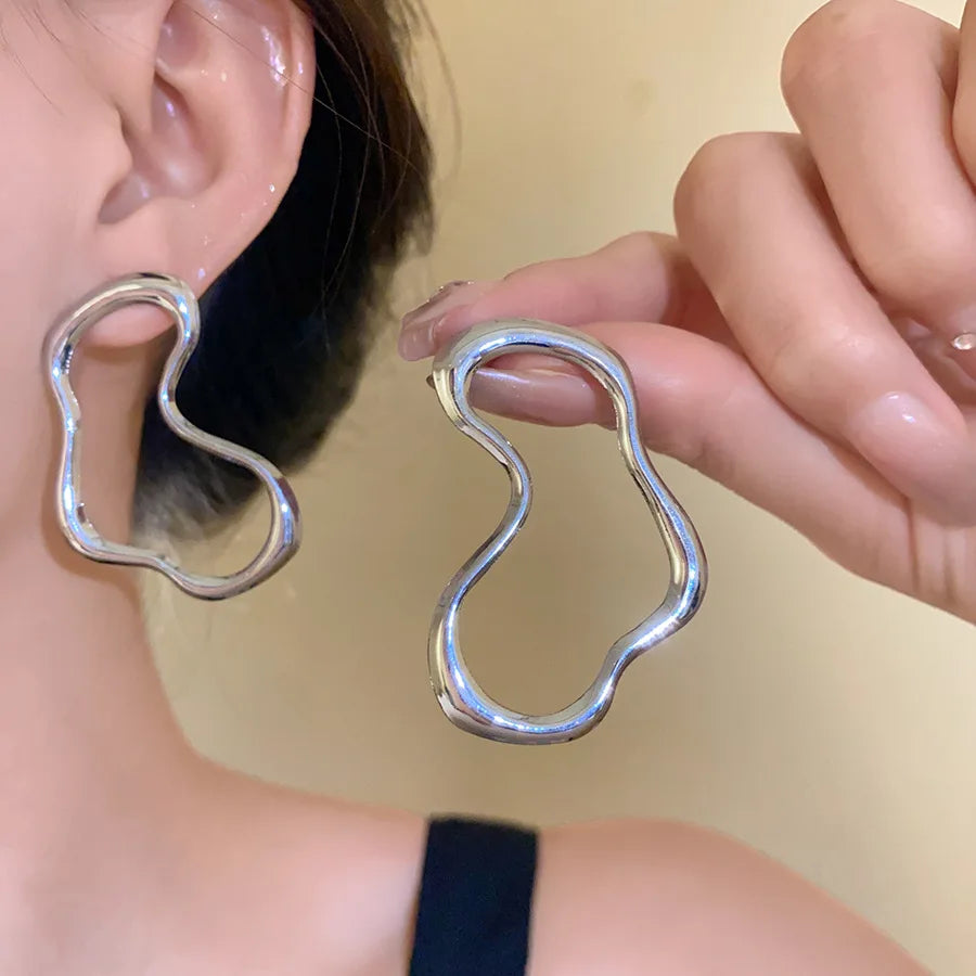 The Linear Drop Earrings